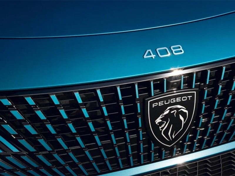 Новый Peugeot 408 примерит на себя сразу два образа