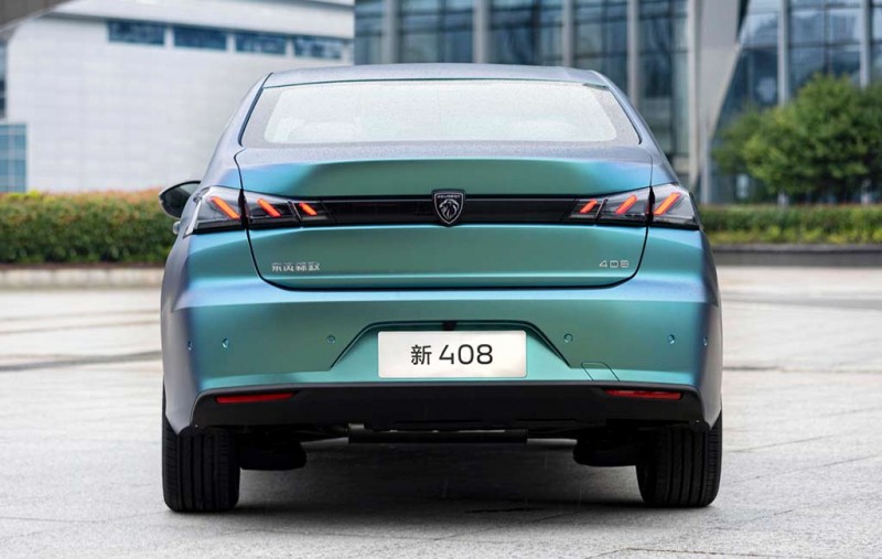 В Китае представлен обновленный седан Peugeot 408 для местного рынка