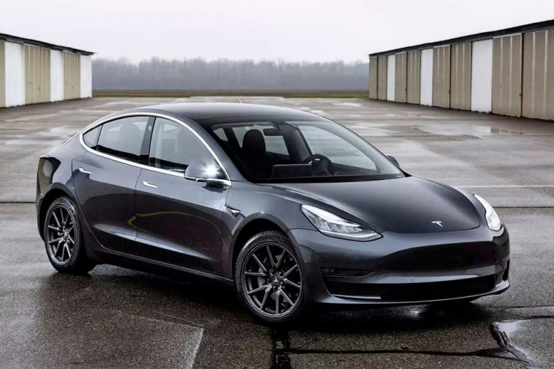 У электрокаров Tesla есть проблемы с тормозами: зафиксировано уже свыше 750 жалоб