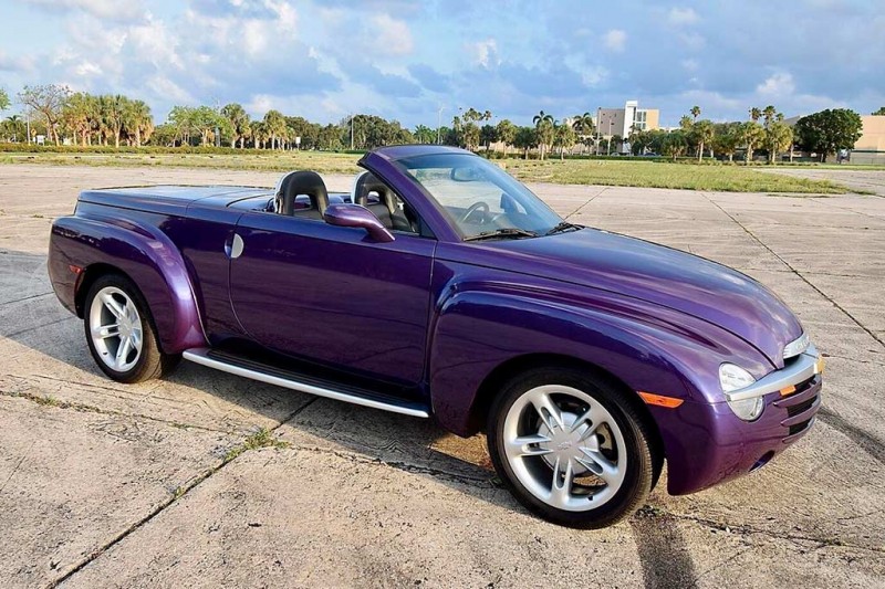 На продажу выставлен экзотический Chevrolet SSR 2004 года с минимальным пробегом