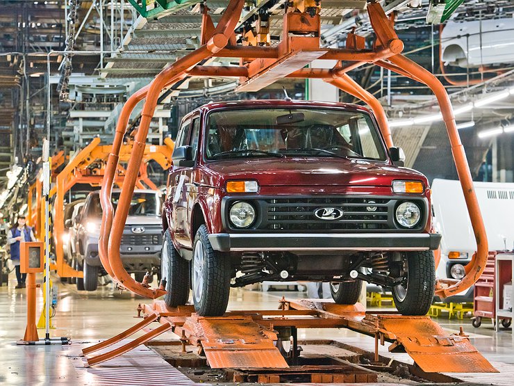 На АВТОВАЗе не хватает запчастей для выпуска LADA Niva