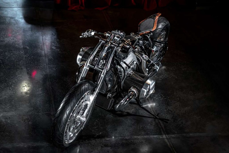 Немцы представили уникальный кастомный байк BMW Motorrad R18 Magnifica 4 Немцы представили уникальный кастомный байк BMW Motorrad R18 Magnifica