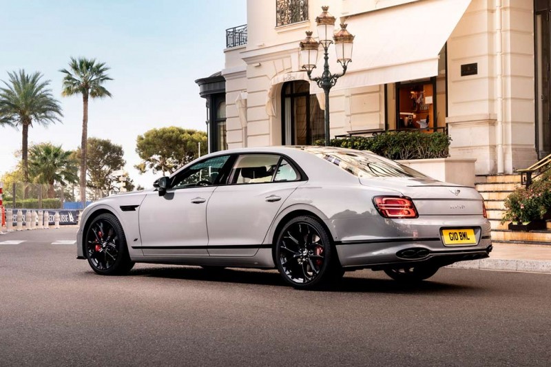 Bentley Flying Spur S: &laquo;спортивное&raquo; исполнение седана для версий с V8 и гибридов