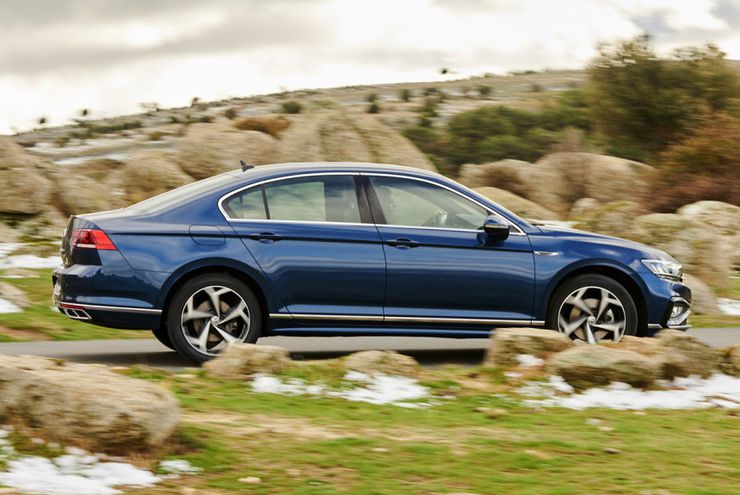 Почему Ford Focus и Volkswagen Passat стали никому не нужны