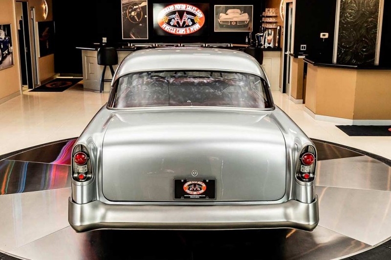 Стильный рестомод Chevrolet Bel-Air 1956 оценили почти в 13,0 млн руб