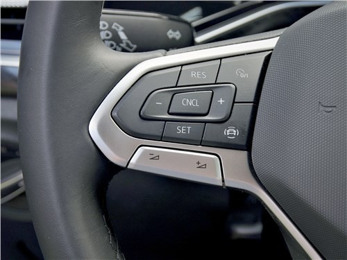 Почему Volkswagen Polo - это не Skoda Rapid?
