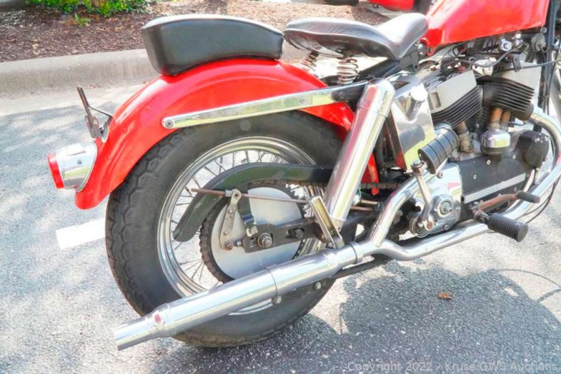 Старый Harley-Davidson выставлен на торги: это мотоцикл Джонни Депа из фильма «Плакса» 3 Старый Harley-Davidson выставлен на торги: это мотоцикл Джонни Депа из фильма «Плакса»