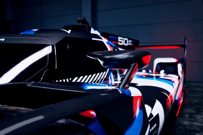 Немцы показали тестовую версию гоночного болида BMW M Hybrid V8