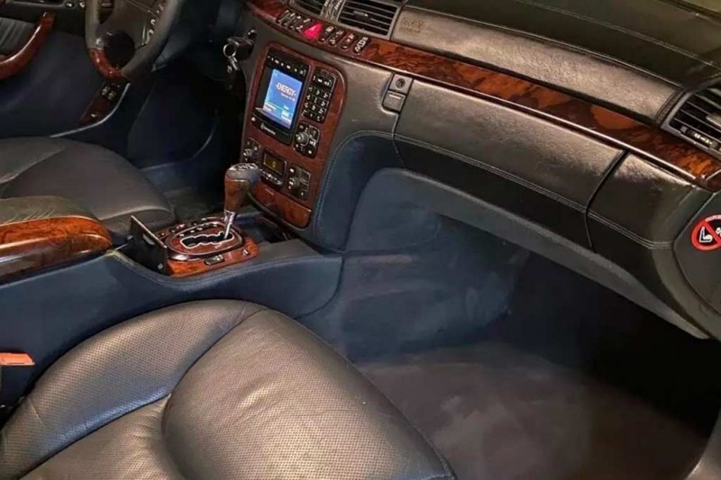 В Москве продают некогда принадлежавший Жириновскому лимузин S-Class Pullman 6 В Москве продают некогда принадлежавший Жириновскому лимузин S-Class Pullman
