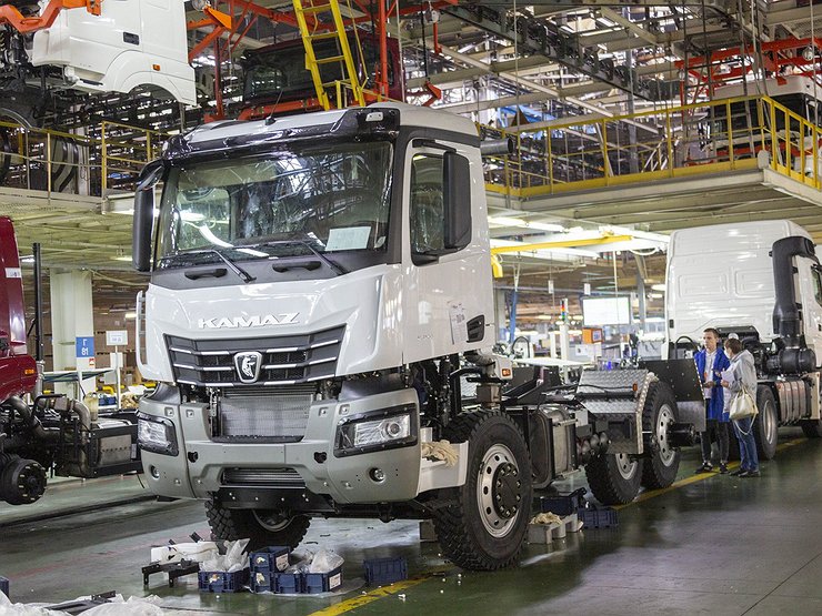 Китайцы не помогут российскому автопрому обойти санкции