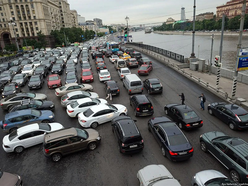 Ввозить автомобили в Россию из заграницы станет проще