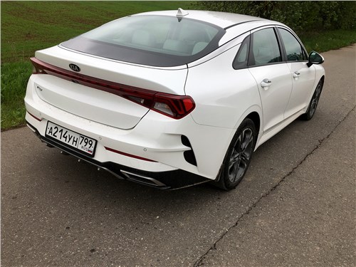 Kia K5- этот автомобиль будет напрягать, но кого?