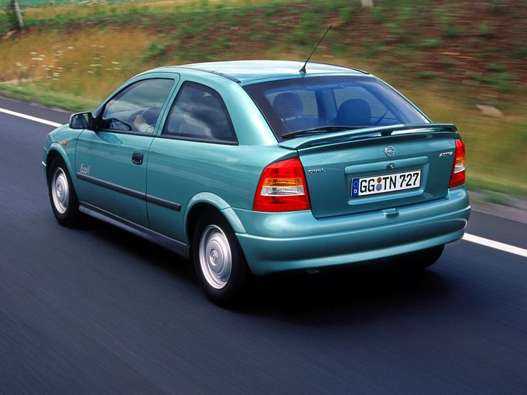 5 дешевых автомобилей, страдающих жутким &laquo;масложором&raquo;