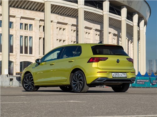 Тест-драйв Volkswagen Golf (поколение VIII) - Основанный на Смартфоне