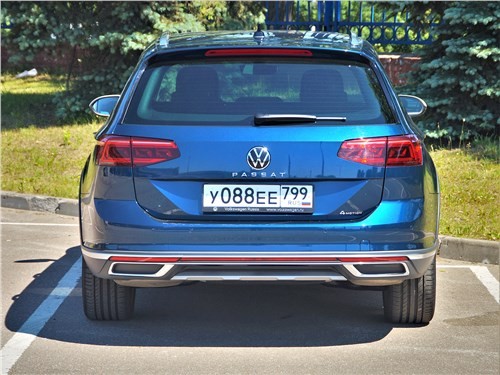 VW Passat Altrack : машина хорошая, но почему не пользуется спросом?