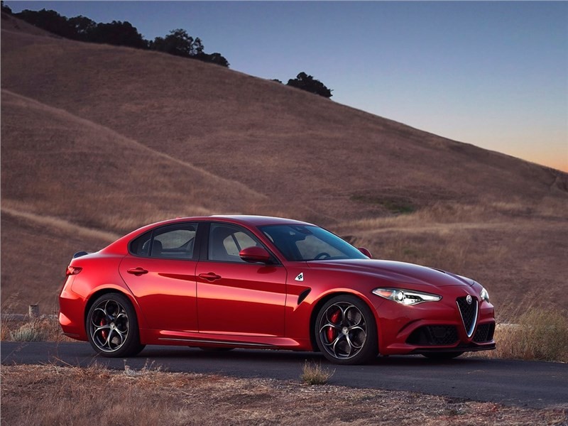 Alfa Romeo Giulia Quadrifoglio превратили в спорткар из шестидесятых годов