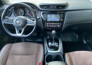 Последнее китайское предупреждение: сравнительный тест Geely Coolray и Nissan Qashqai