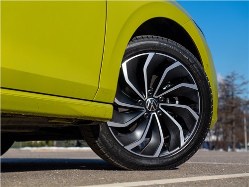 Тест-драйв Volkswagen Golf (поколение VIII) - Основанный на Смартфоне