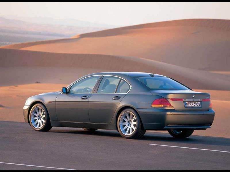 Кто сможет дольше проехать без масла в двигателе – BMW или Lexus?