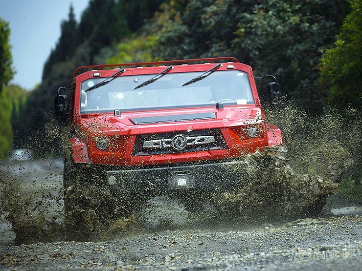 Китайский Dongfeng выпустил 1070-сильный внедорожник на базе «Хаммера»