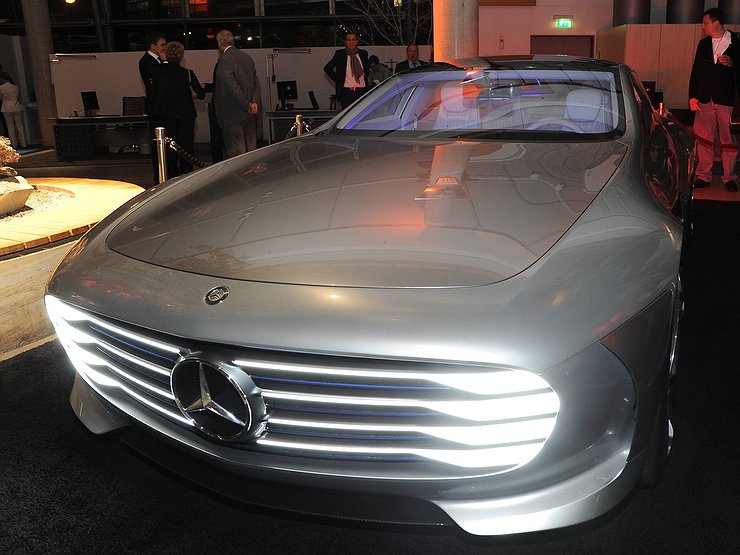 Mercedes-Benz сворачивает деятельность в России