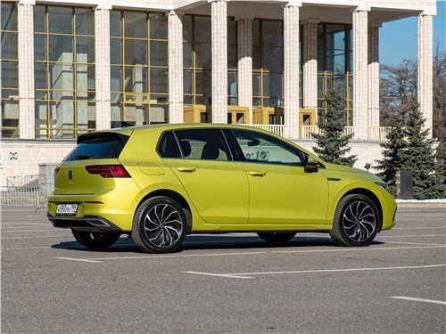 Тест-драйв Volkswagen Golf (поколение VIII) - Основанный на Смартфоне