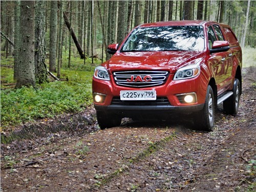 Почему за рулем JAC T6 вы всегда будете думать об УАЗ Патриот