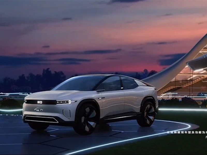 Changan представил свой футуристичный фастбек