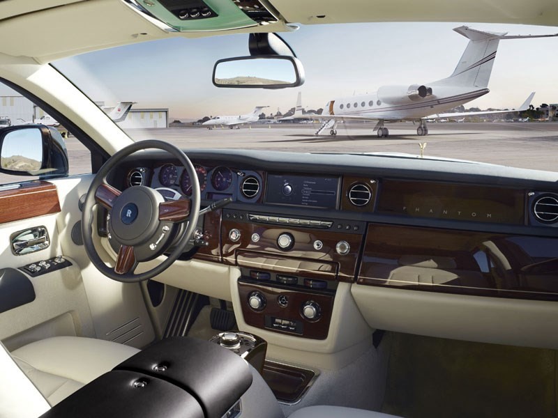 Раскрыт интерьер Rolls-Royce Spectre