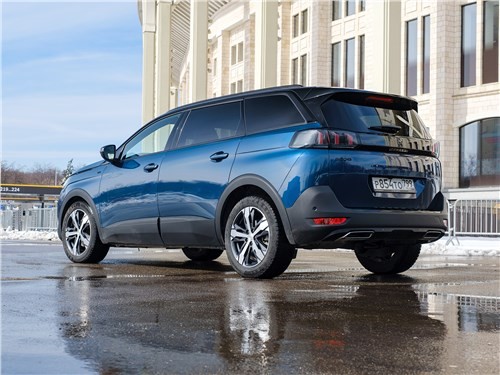 Peugeot 5008 - идеальный автомобиль для домохозяйки?