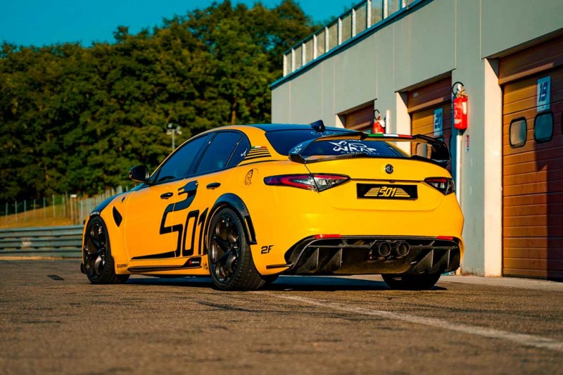 Тюнеры сделали обычную Alfa Romeo Giulia похожей на лимитированные Giulia GTA и GTAm 4 Тюнеры сделали обычную Alfa Romeo Giulia похожей на лимитированные Giulia GTA и GTAm