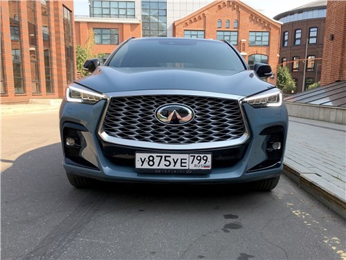 Iinfiniti QX55 — что будет, если смешать кроссовер со спорткаром?