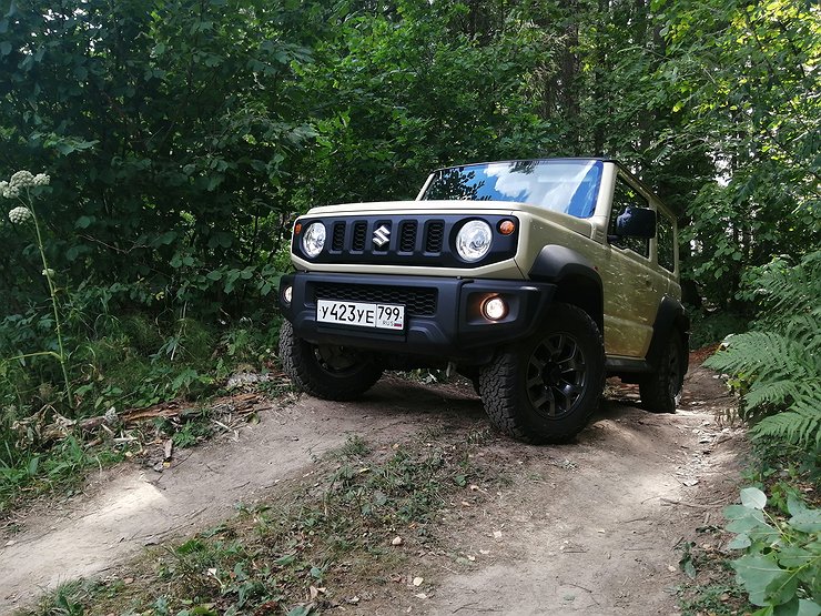 Мал, да брутал: тест-драйв внедорожника Suzuki Jimny с «автоматом»