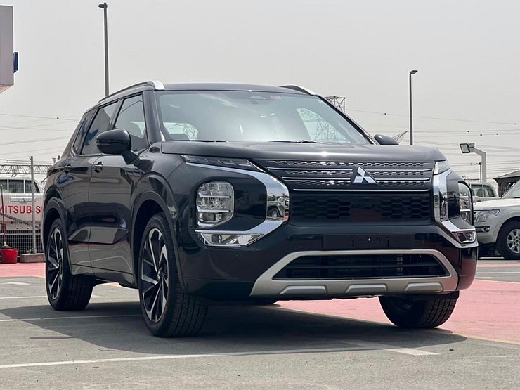 Параллельный импорт «привез» в Россию новый Mitsubishi Outlander, который дешевле старого