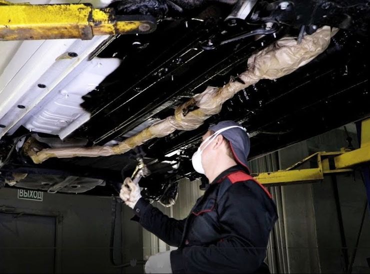 5 крайне важных процедур с автомобилем, которые необходимо делать именно в жару