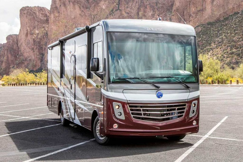 Holiday Rambler Eclipse: роскошный автобус-кемпер с мини-кинотеатром на борту