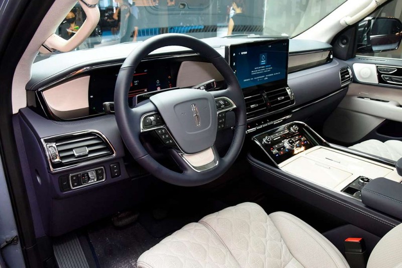 Lincoln Navigator One: сверхроскошная лимитированная версия внедорожника 2 Lincoln Navigator One: сверхроскошная лимитированная версия внедорожника