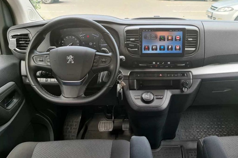 Купил Peugeot Traveller для семейной эксплуатации: надо возить 4 детей