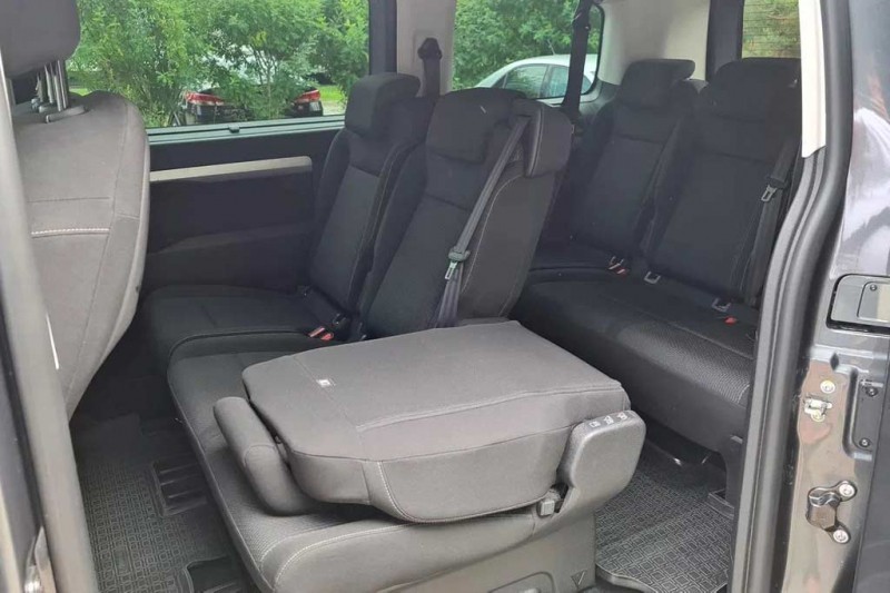 Купил Peugeot Traveller для семейной эксплуатации: надо возить 4 детей