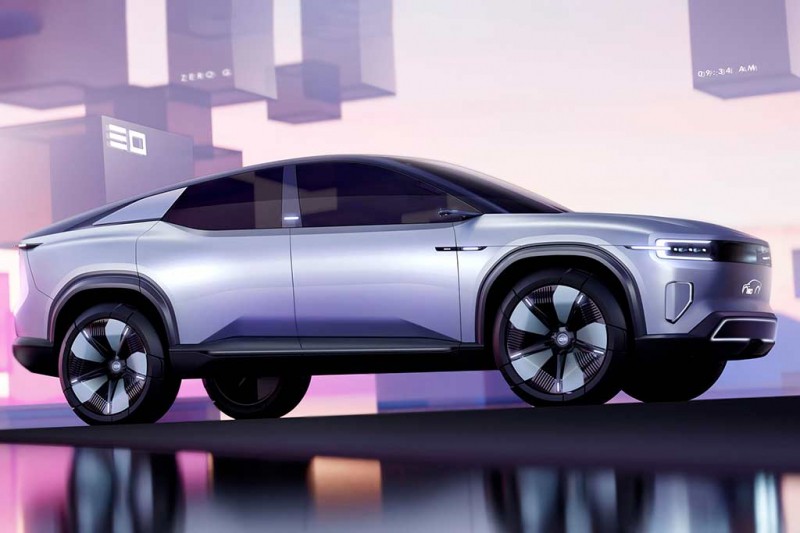 Changan представила высокотехнологичный шоу-кар CD701 на новой «умной» платформе