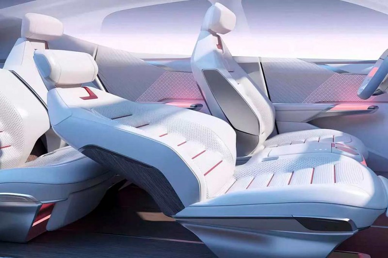 Changan представила высокотехнологичный шоу-кар CD701 на новой &laquo;умной&raquo; платформе