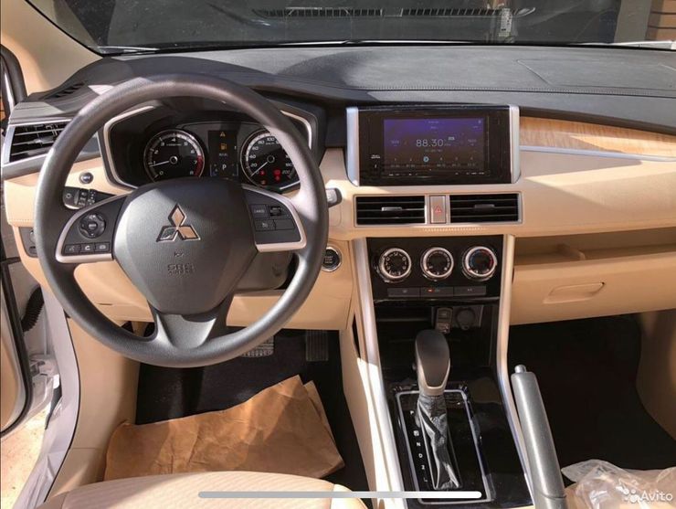 Неожиданно, но ожидаемо в Россию приехал новейший Mitsubishi Xpander