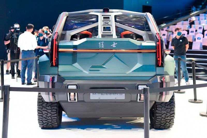 Китайцы показали 1 088-сильный электрический вездеход Mengshi M-Terrain