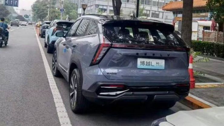 Кроссовер Geely Atlas нового поколения полностью рассекречен