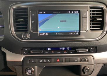 Жизнь в кайф c Opel Zafira Life: тест-драйв обновленного &laquo;буса&raquo;