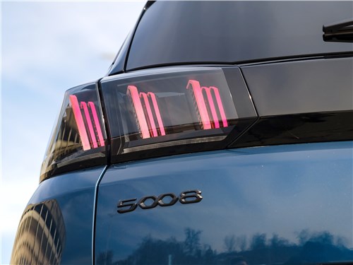 Peugeot 5008 - идеальный автомобиль для домохозяйки?