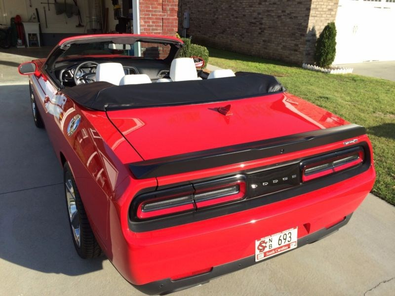 Стартовали продажи кабриолета Dodge Challenger