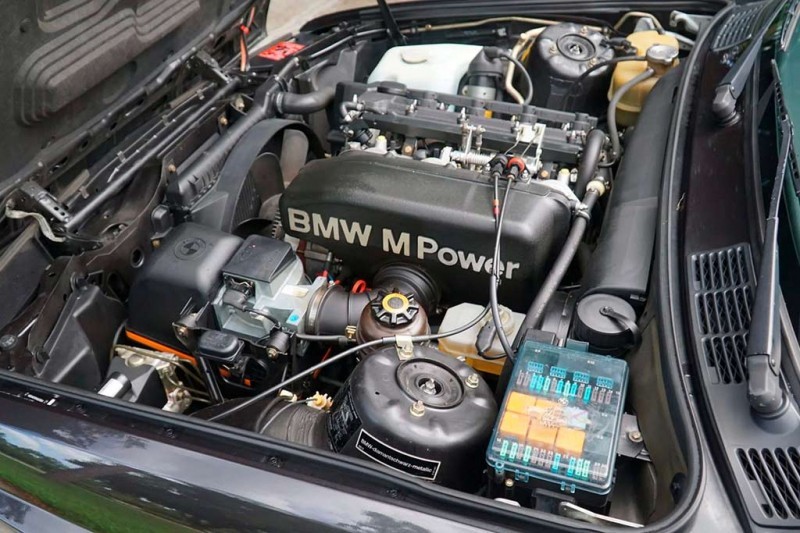За отлично сохранившийся BMW M3 (E30) 1989 года предлагают свыше 5,0 млн рублей