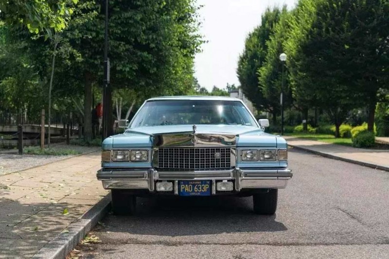 Старый универсал на базе седана Cadillac Fleetwood хотят продать почти за 4,5 млн руб