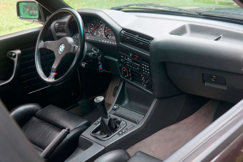 За отлично сохранившийся BMW M3 (E30) 1989 года предлагают свыше 5,0 млн рублей
